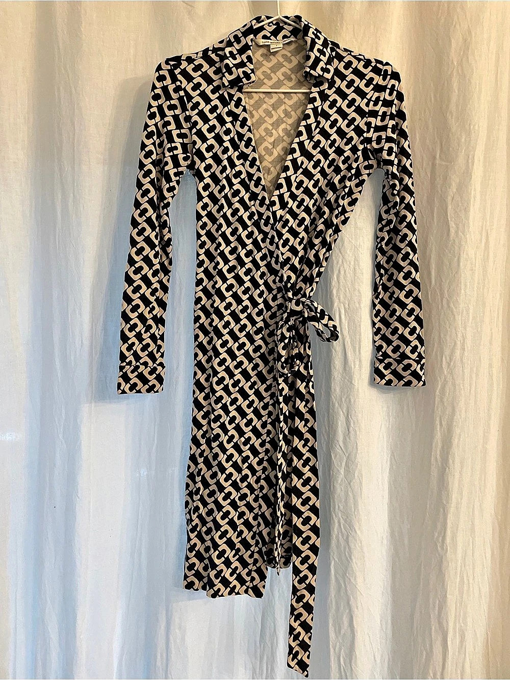 Diane von Furstenberg Jeanne 100% Silk Wrap Dress Chain Link Geometric Print